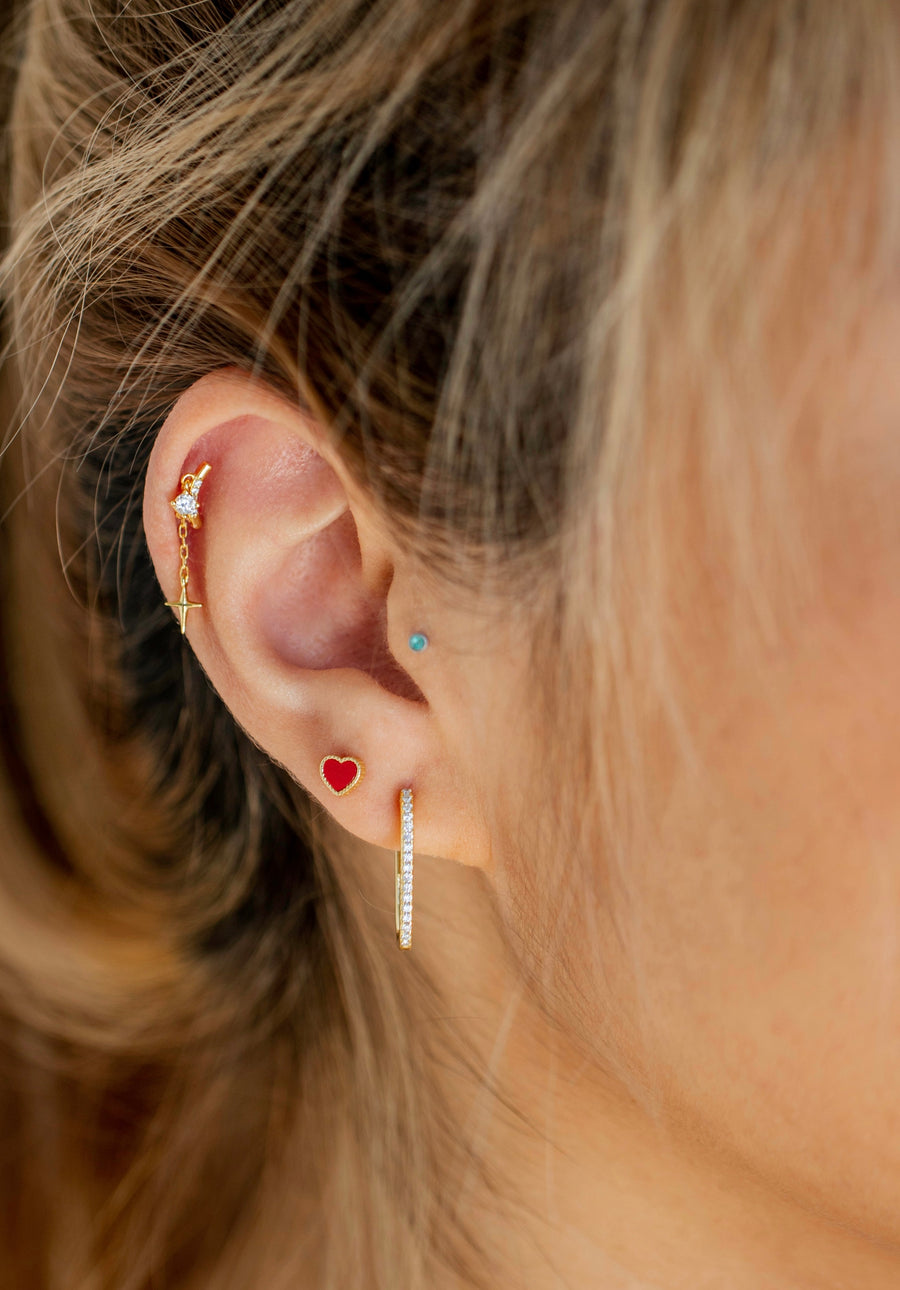 Red heart small stud earring.